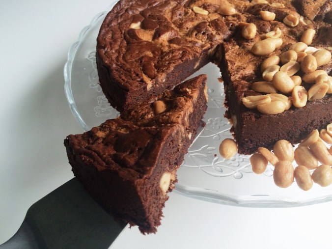 Täyden tavaran brownies