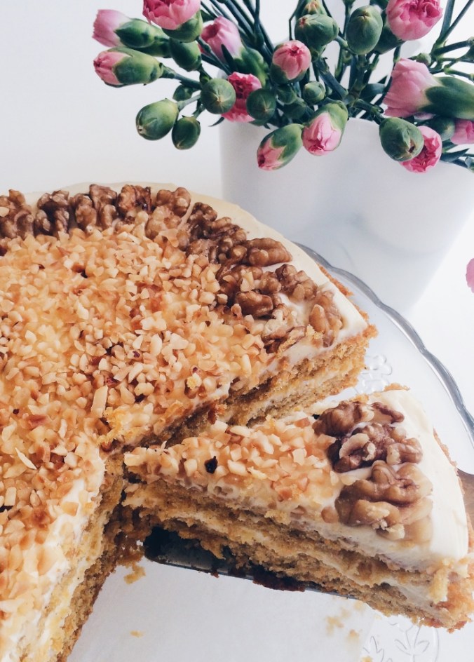 Maailman paras ja helpoin porkkanakakku