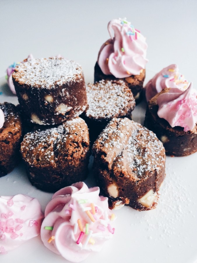 Mahtavan mehevä tuplasuklaa brownie (13)