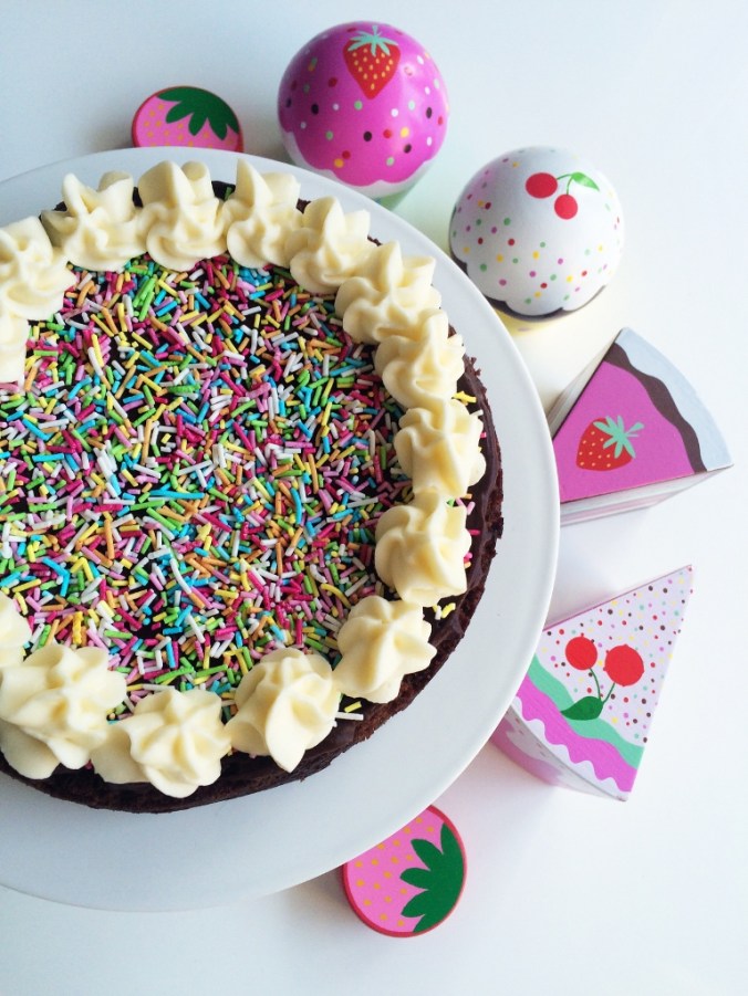 Suloisen syötävä mokkapalakakku (7)