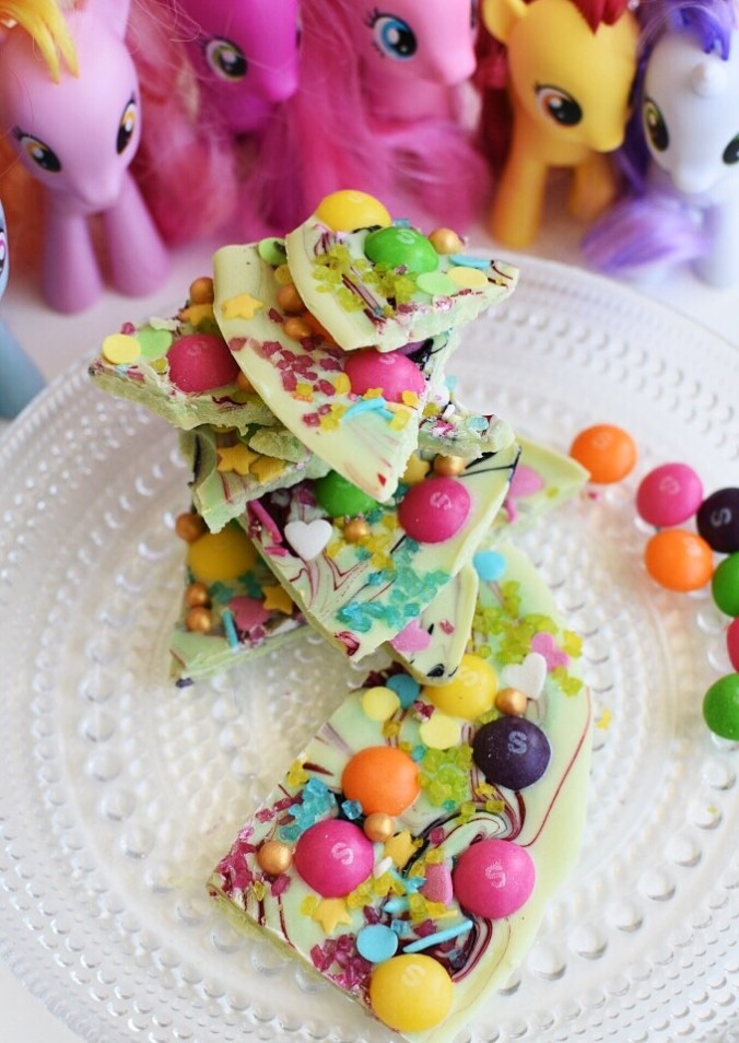 Värikäs valkosuklaa (8)